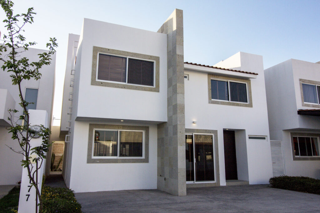 casas marbella residencial en venta en celaya gto